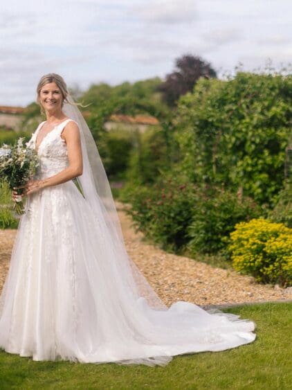Alex really looks stunning in her bespoke Sheila Harding gown in this beautiful garden setting photographed by @nishahaq