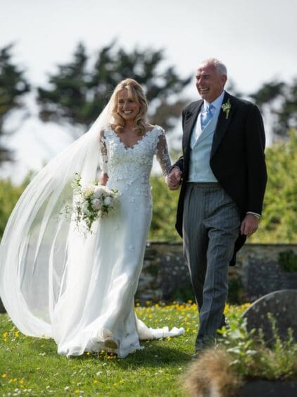 Thank you so much to Lara who sent us some beautiful pictures of her special day, we particularly love this stunning photo taken by Nick Reader @rockweddingphoto. Lara chose her gown from the Sheila Harding collection exclusively available here at Boa Boutique.